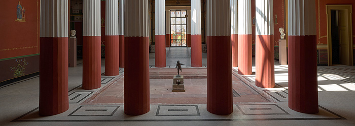 Picture: Pompeiianum, Atrium (Columned hall)